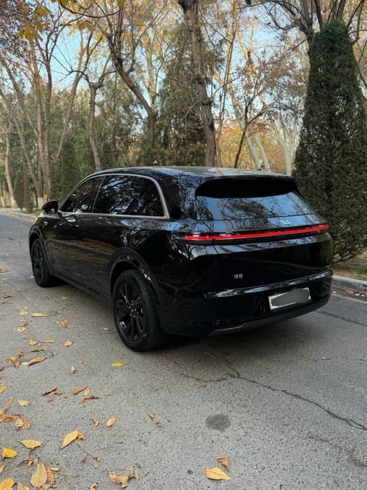 Lixiang L7 max 2023 йил