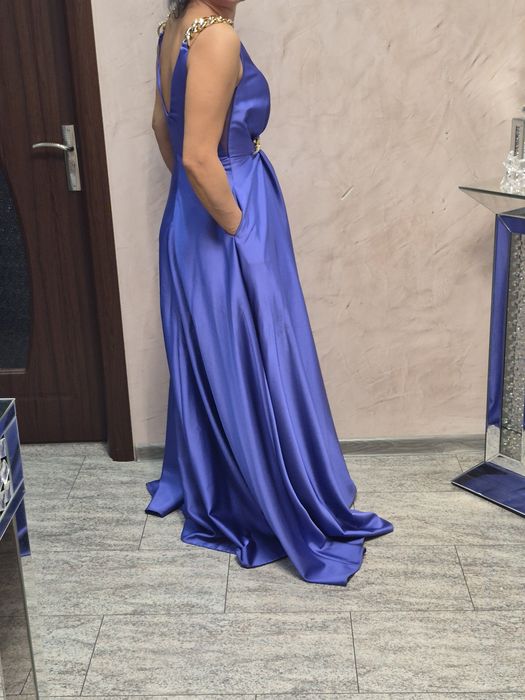 Елегантна дамска рокля