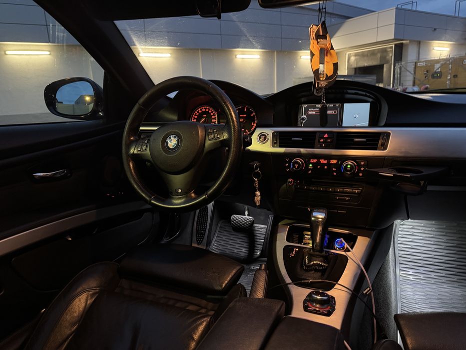 BMW Seria 3 2009 — imagine 5