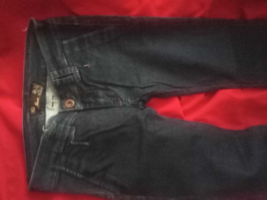 Маркови дънки  .