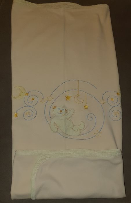 Продавам детски одеяла, хавлийки, пелени и портбебе