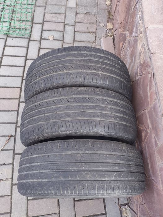 Резина 225/45)18  продам 3 штуки