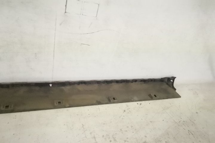 Орнамент Праг Дясна Страна Оригинален В Добро Състояние Дачия Дустер /