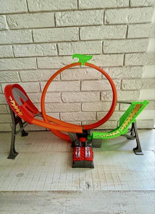 Hot Wheels писта за каскади