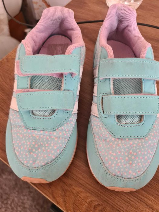 Маратонки adidas за момиче 27 номер