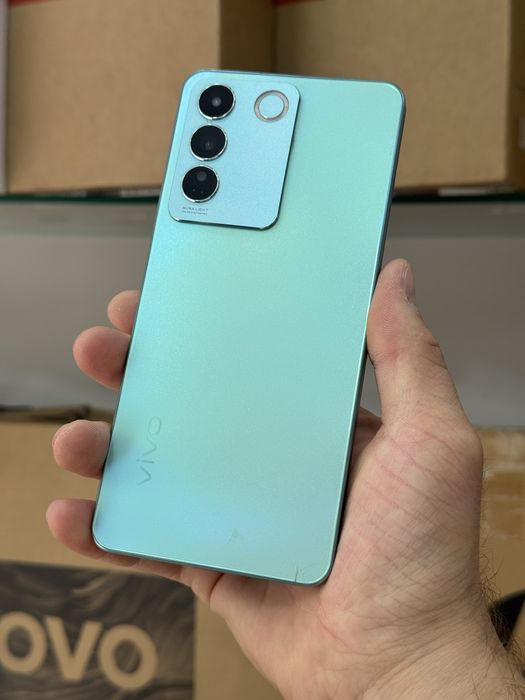Vivo v 27e