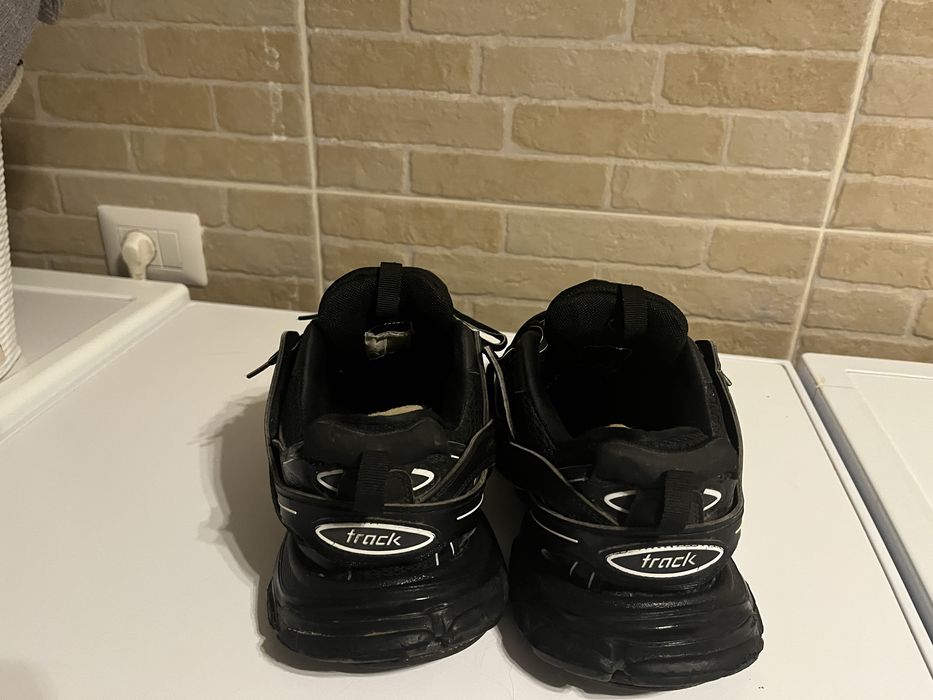 Balenciaga track