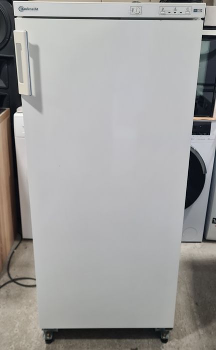 Фризер  Bauknecht 24кг/24ч 140см Made in Italy