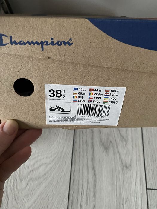 Adidasi albi cu negru