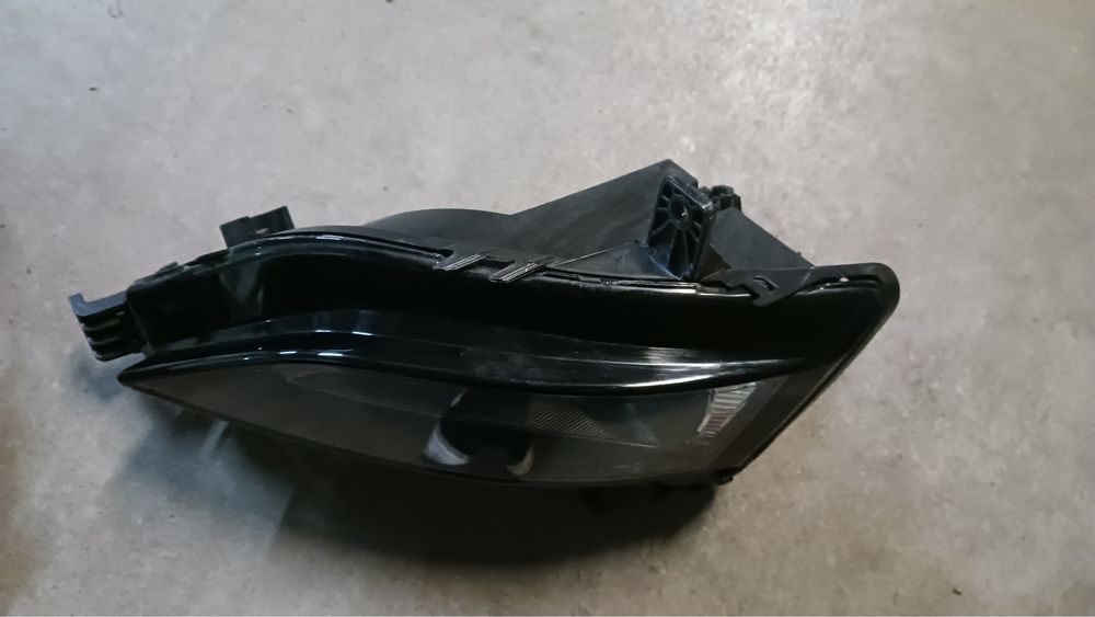 Десен Халоген с държач за броня за VW Golf 7.5