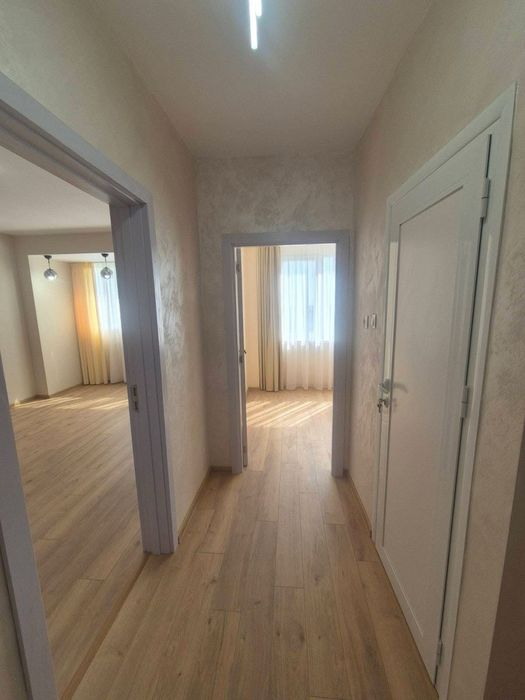 Дава се под наем Тристаен апартамент в Стара Загора, Център - 54 кв.м за 129671.07 € - Снимка #4