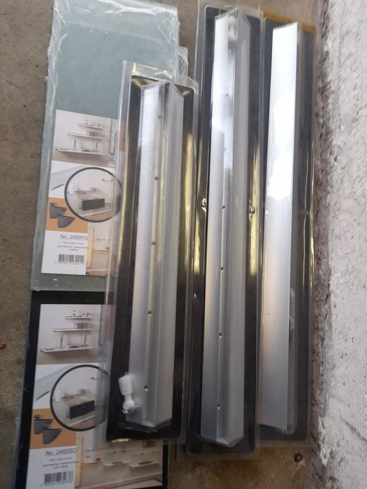 3 Rafturi/polite de sticla