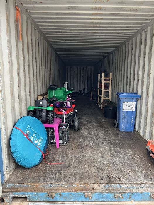 Chirie- Inchiriez spatii depozitare ! Garaj / container maritim !