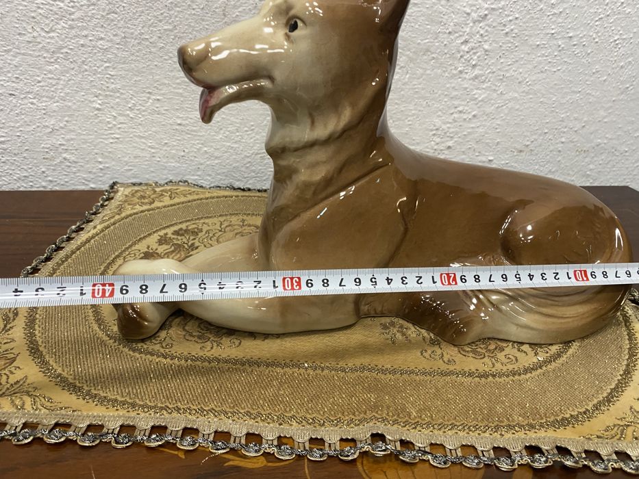 Немско порцеланово куче немска овчарка