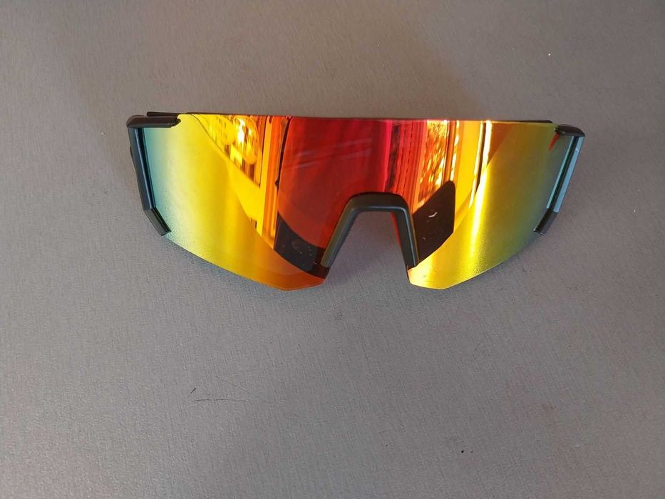 Спортни слънчеви очила с огледални стъкла – UV400 защита