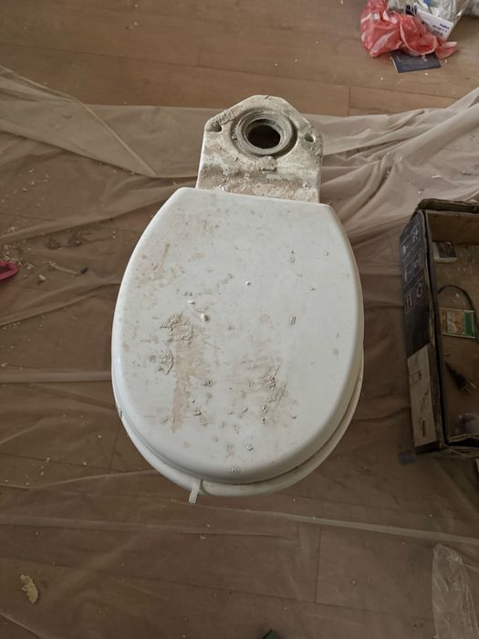 Продам ванну и унитаз