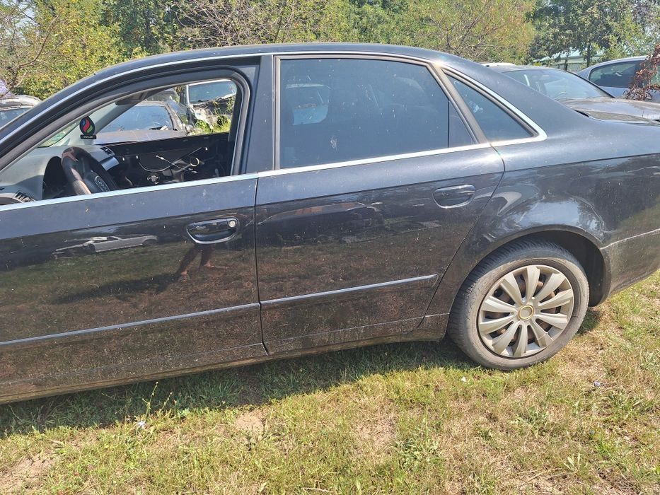 Dezmembrezi Audi A4 B7 1.6 benzina an 2007