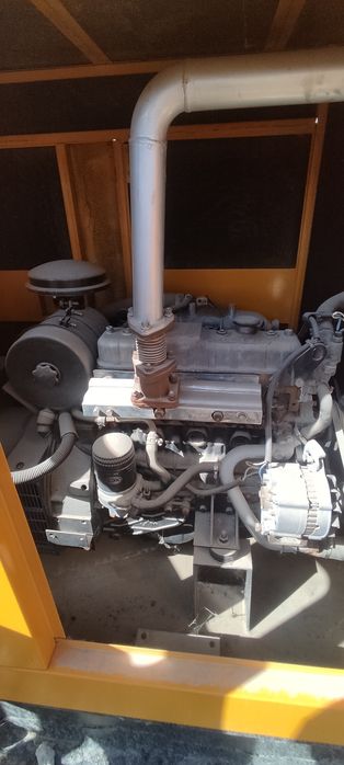 Дизель-генератор сотилади