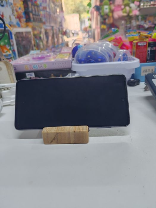 Продаётся телефон Samsung Galaxy A73