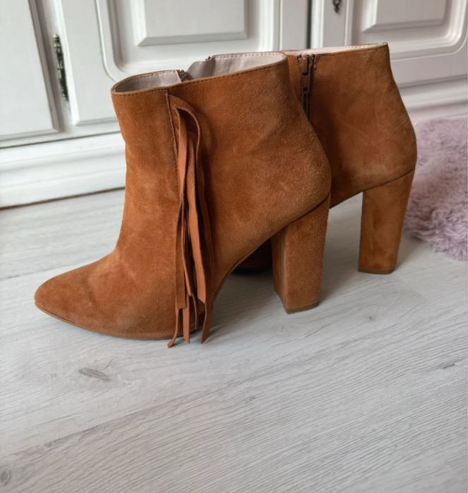 Ghete cu franjuri marimea 38-39 super elegante frumoase cu toc