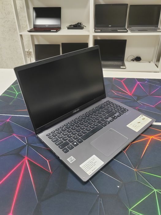 Ноутбук Asus Core i3-10110U/ 8Гб/ ССД 256/  UHD