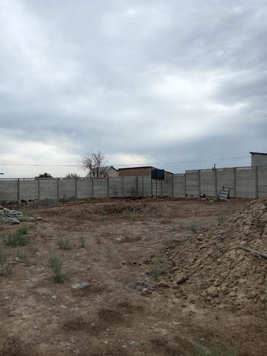 Зудлик билан учаска сотилади