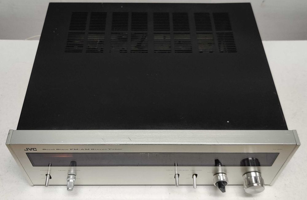 JVC VT 500 tuner vintage cu scala iesire variabila pt amplificator
