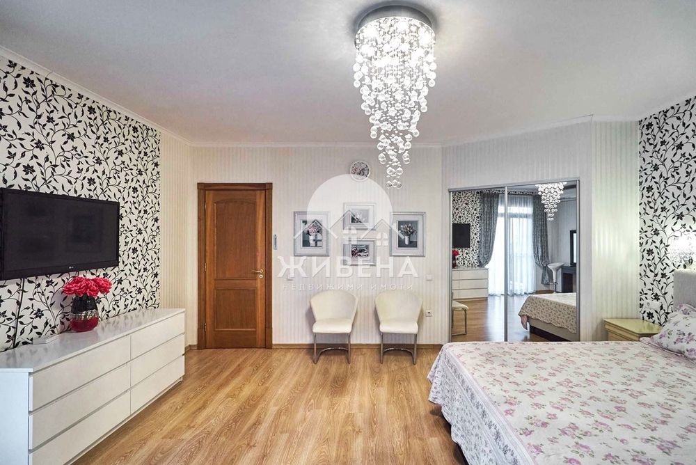 Продава се Тристаен апартамент в Варна, Бриз - 133 кв.м за 2151 €/кв.м - Снимка #9