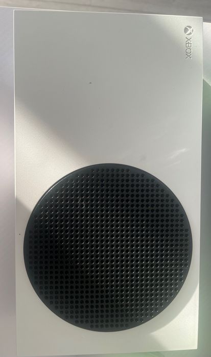 Xbox series S alb cu o maneta