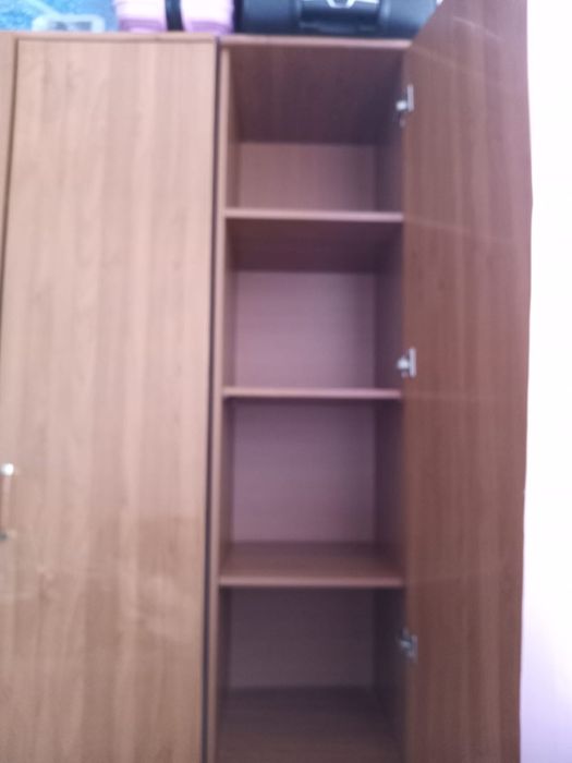 Продаю шкаф для одежды
