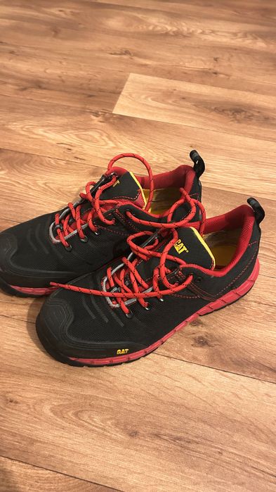 Обувки Cat 40 размер мъжки