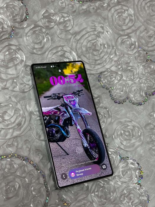Продавам Samsung S25 ultra като чисто нов