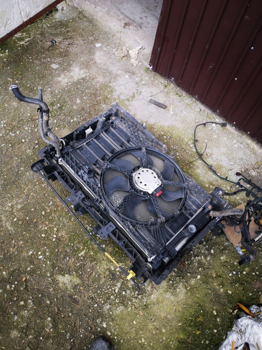 Tragher trager calandru panou fata ford ecosport 1.5 diesel