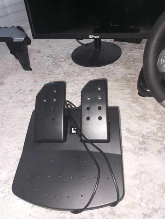 Игровой руль новый