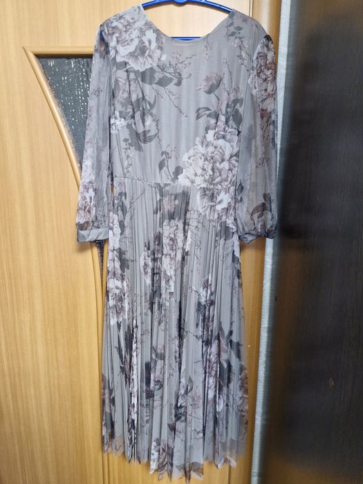 Платье нарядное с ремнем