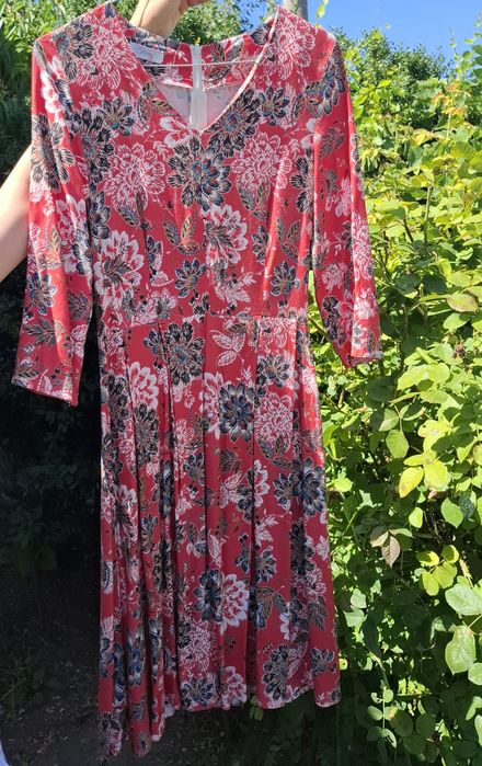Rochie midi florală culoare portocaliu, elegantă, mărimea M, vâscoză