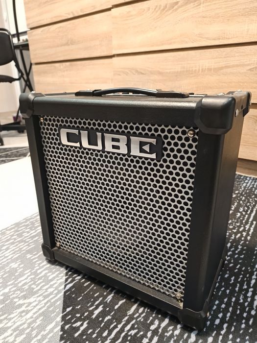 Усилватели Roland CUBE
