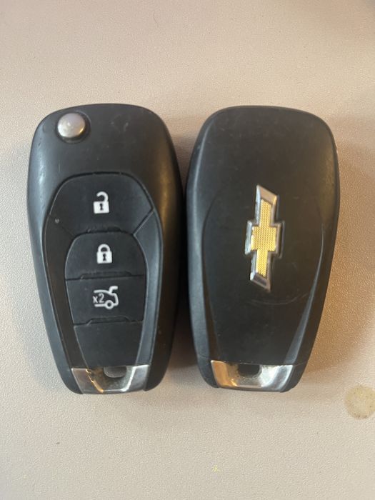 Ключи Шевроле с чипом