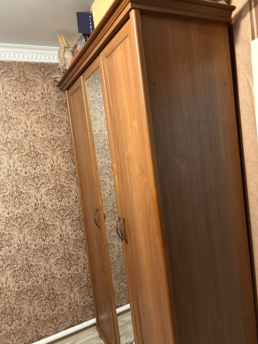 Шкаф для одежды коричневый