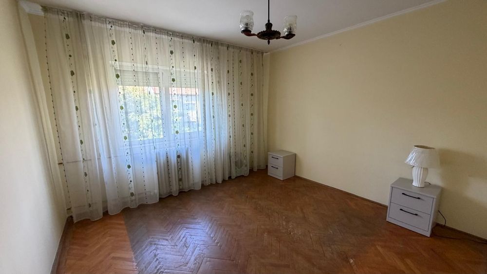 Vand apartament PB 2 camere in Nufarul aproape de Lotus