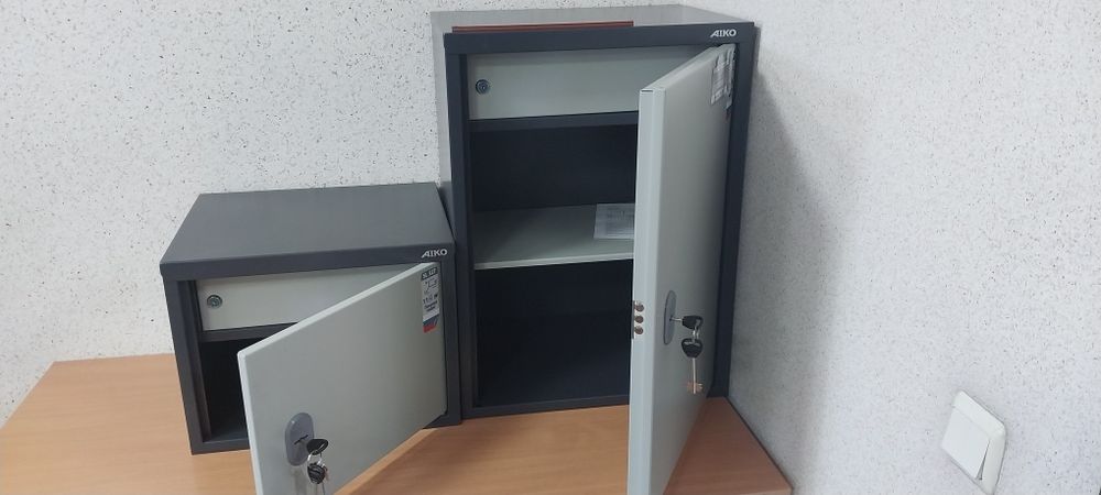 Продам шкаф сейф-бухгалтерский