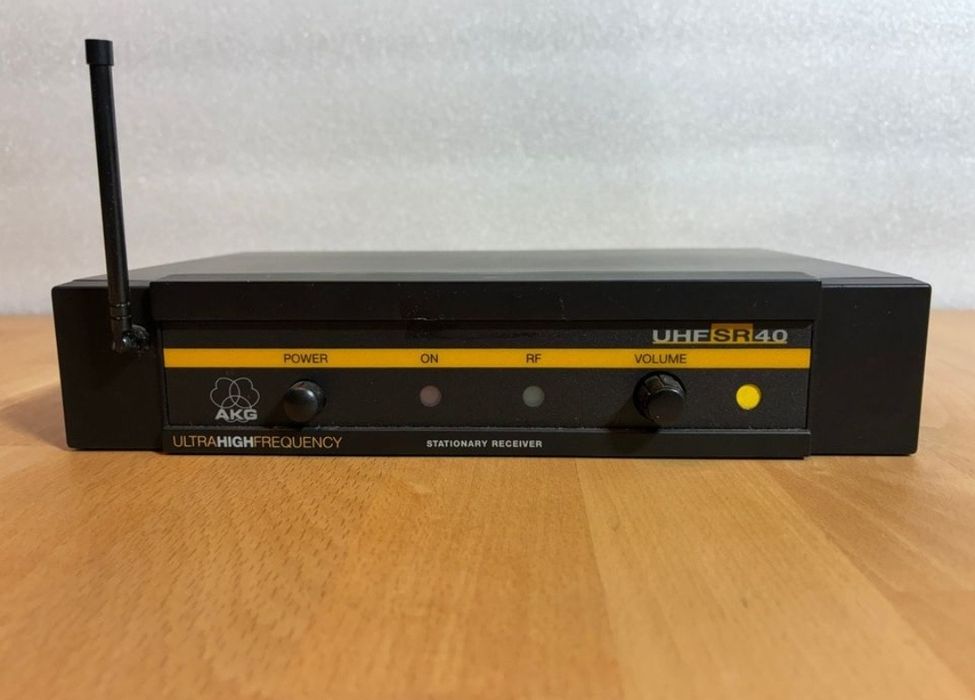 Akg  Sr 40- PT40 wireless soricel+  cu lavaliera  cu cască AKG C420