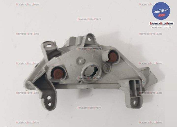 Мазда 3 / Mazda 3 BM Оригинален десен халогенен фар в добро състояние