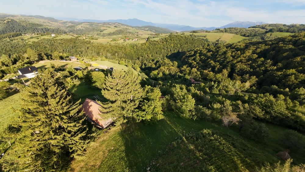 Teren cu intravilan de 3477 mp cu priveliste deosebita