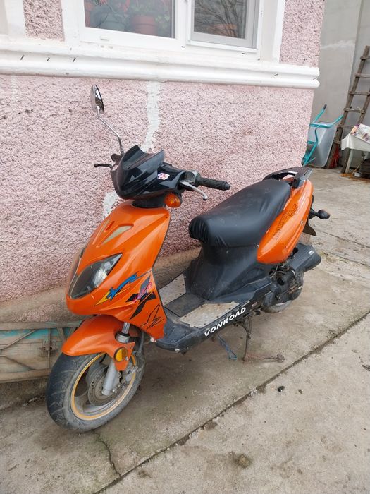Vând scuter  vonroad