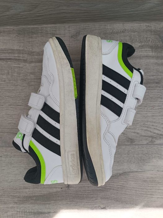 Оригинални детски маратонки adidas Hoops 3.0 CF