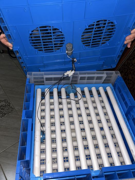 Продам инкубатор для яиц