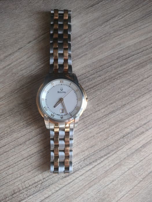 Продавам мъжки часовник Bulova