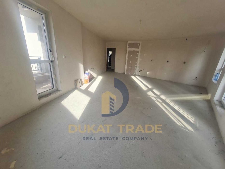 Продава се Тристаен апартамент в Варна, Колхозен пазар - 100 кв.м за 1493 €/кв.м - Снимка #2