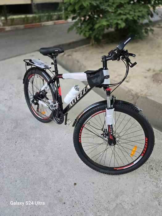 Velosiped yangi sotiladi